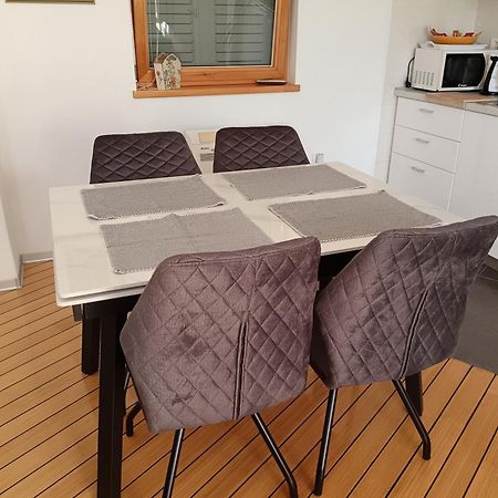 Lily Apartments Punta Skala ペトルチャネ エクステリア 写真